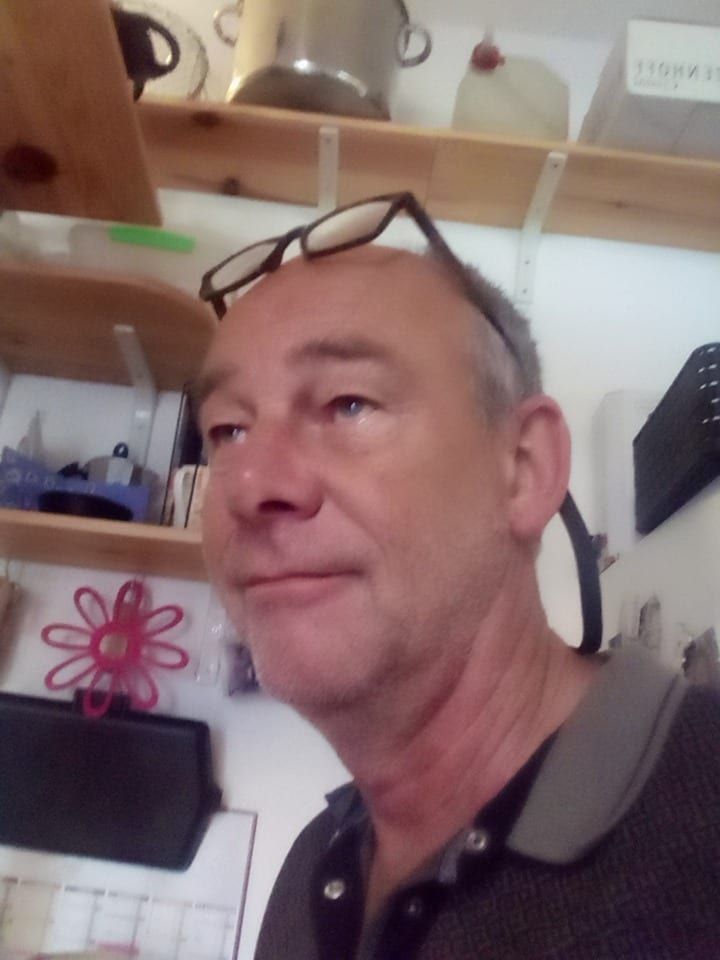 Wilfrid - Rencontre gay à Fenin Profil de Wilfrid, 42 ans, Rencontre gay à Fenin (Neuchâtel)