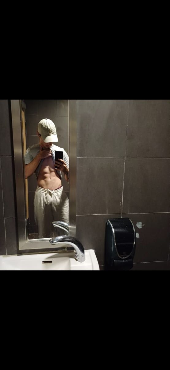 Profil de Menzo, 25 ans, Rencontre gay à Fahy (Jura)
