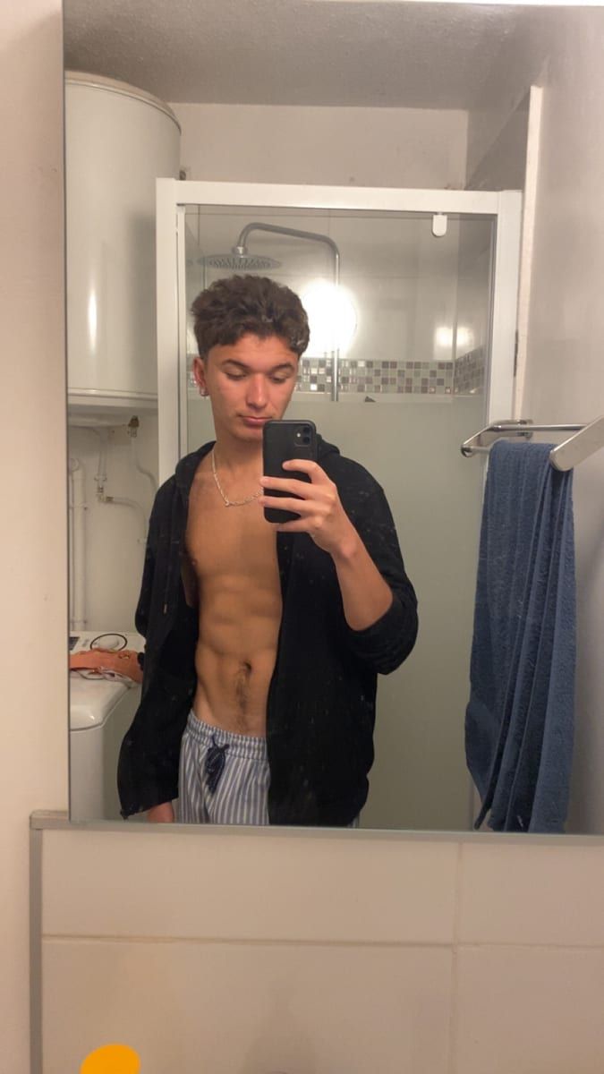 Profil de Azouz, 27 ans, Rencontre gay à Payerne (Vaud)