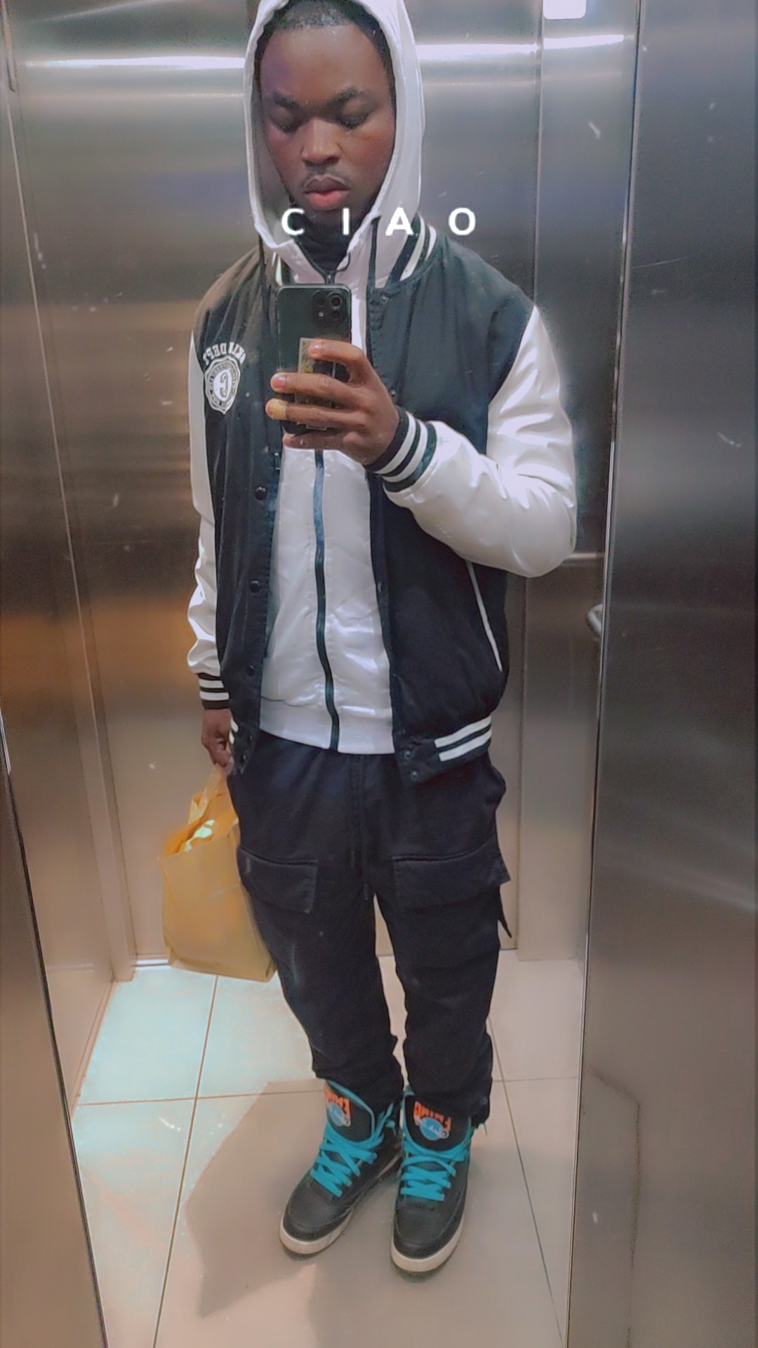 Profil de Lhacene, 23 ans, Rencontre gay à Vuippens (Fribourg)