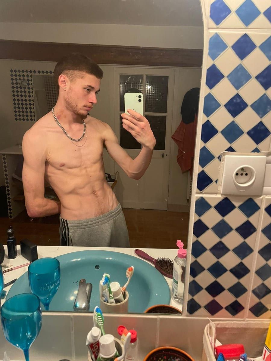 Profil de Cesare, 29 ans, Rencontre gay à Ruschein (Grisons)