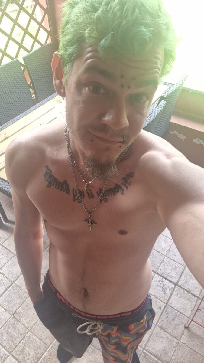 Profil de Medin, 42 ans, Rencontre gay à Niouc (Valais)