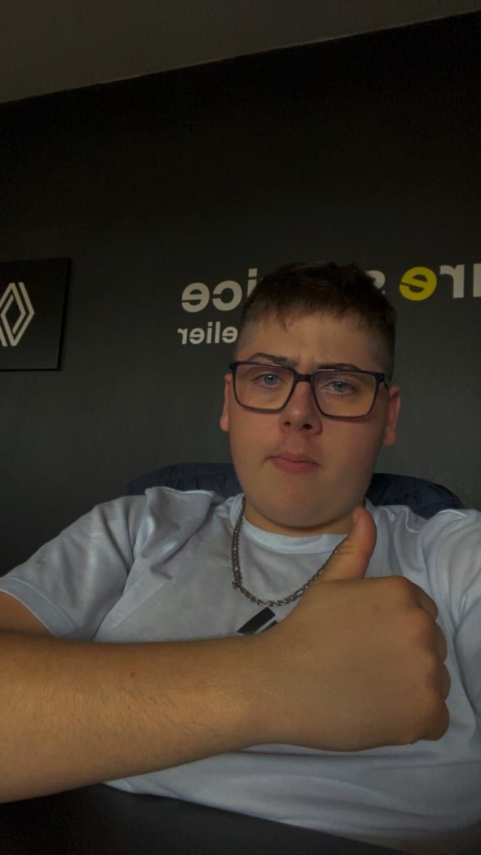 Profil de Franck-emmanuel, 23 ans, Rencontre gay à Seseglio (Tessin)